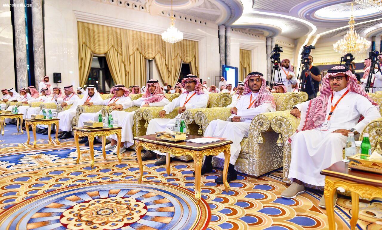 أستعرض مسيرة التحول الرقمي أمام350شخصية في ملتقى الأمن الصناعي الأمير بندر المشاري  وزارة الداخلية رائدة في الخدمات الإلكترونية والحلول الذكية