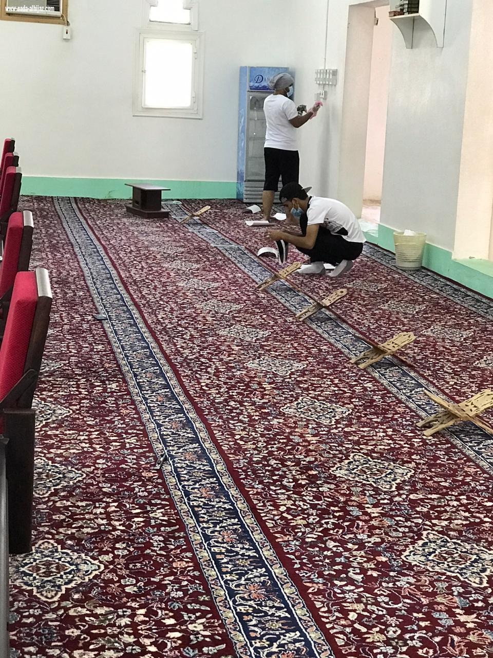 جمعية اليقظة النسائية بالشراكة المجتمعية مع شركاء النجاح فريق إحسان الطائف التطوعي والفن لمسة للطباعة والتغليف والهدايا في ( مبادرة بيوت الله عامرة لتطهير وتعقيم المساجد )