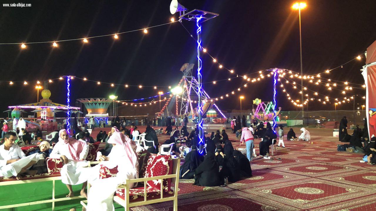 7 آلاف زائر لمهرجان ربيع النوارية 3 يوم الجمعة و نجوم قناة المجد الفضائية يشعللون المسرح بالأناشيد والمسابقات والجوائز