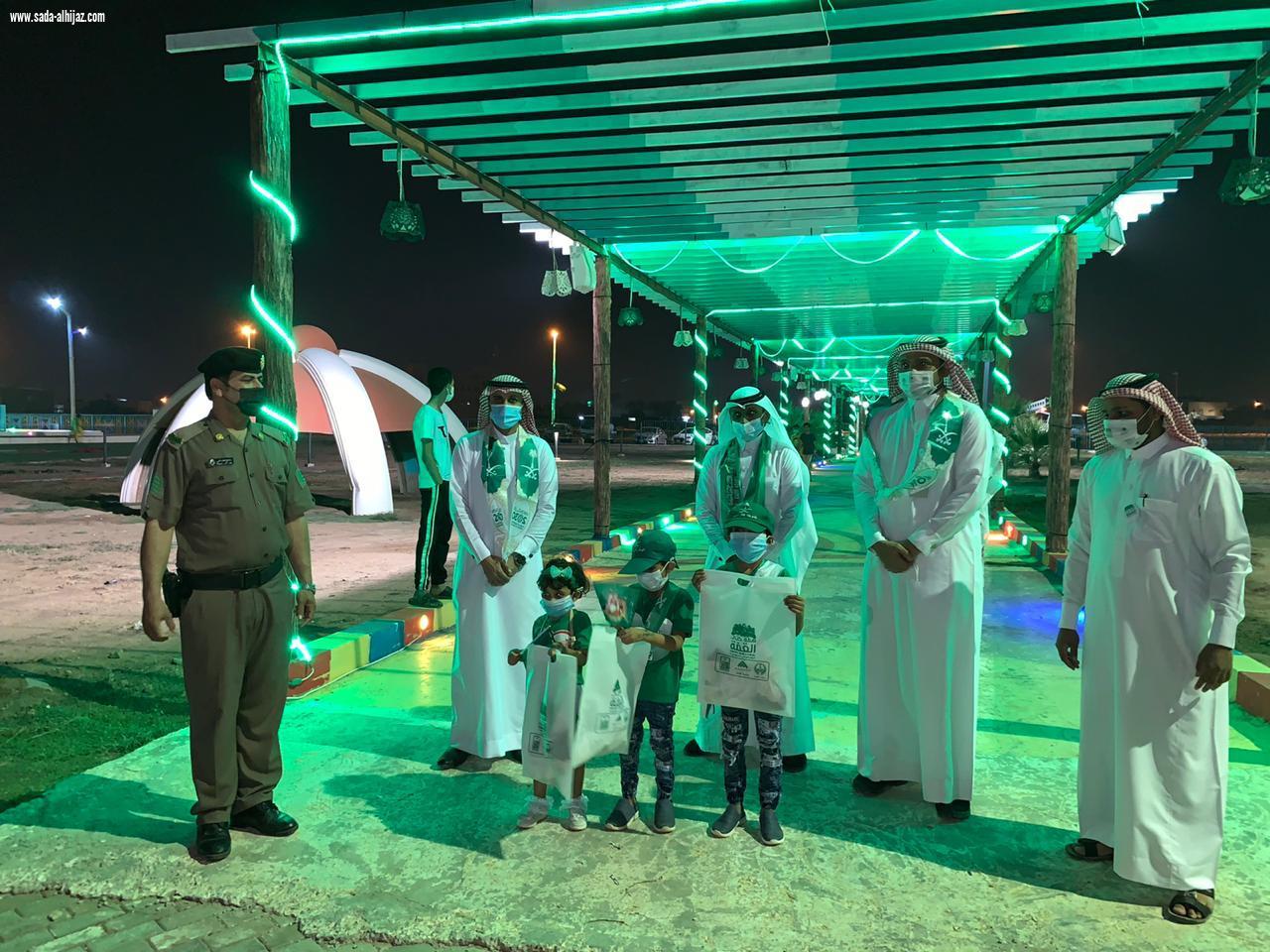 بلدية مركز القفل تشارك الأهالي فرحة اليوم الوطني