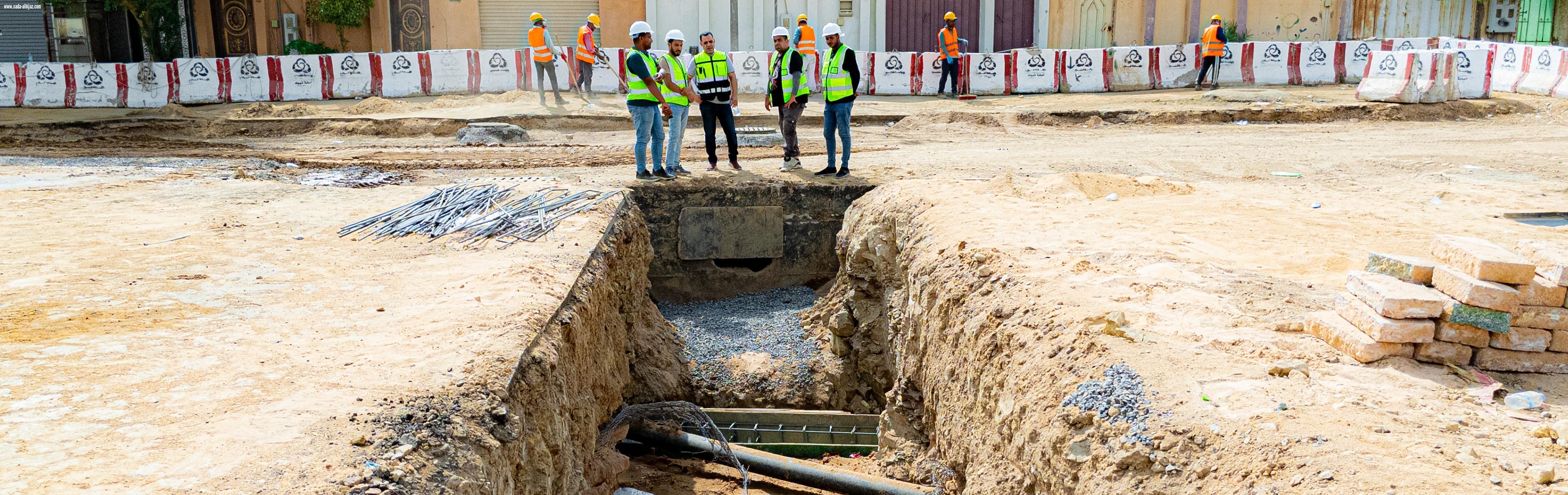 أمانة تبوك تنفذ 13 ألف متر طولي من خطوط التصريف وتعالج 42 نقطة تجمع مياه  