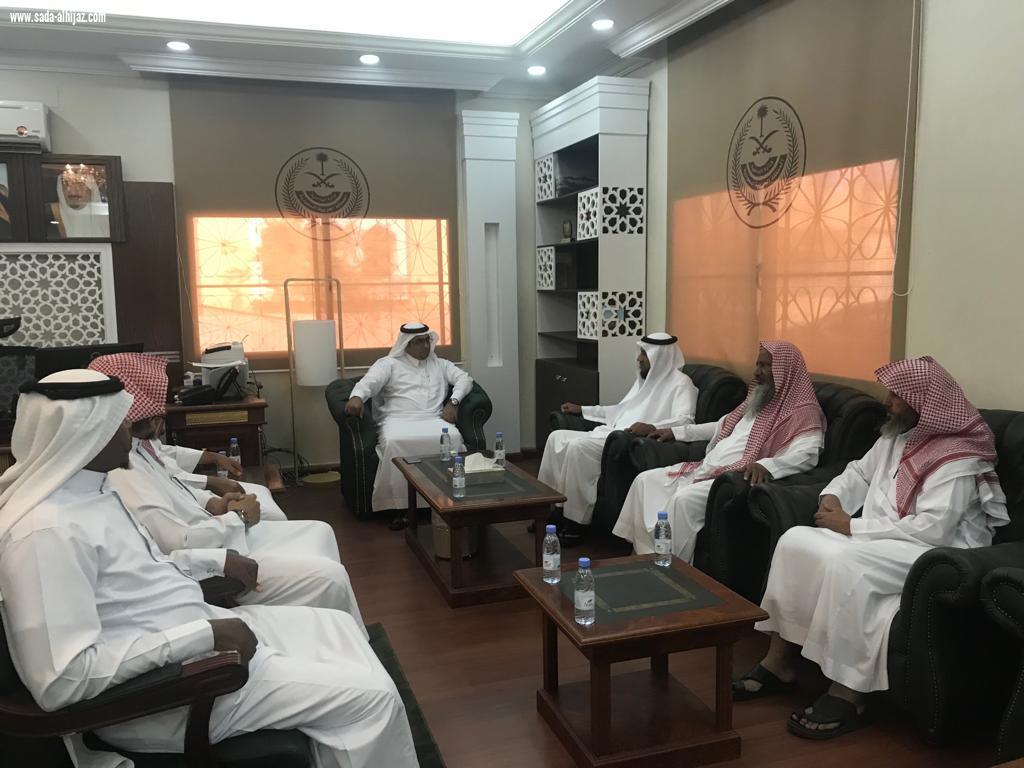 محافظ العلا المكلف يستقبل رئيس وأعضاء جمعية التنمية الأسرية