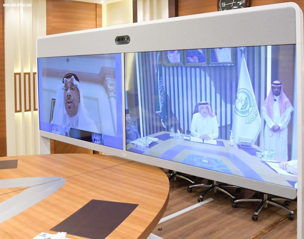 سمو أمير منطقة جازان يطلع عن بعد عبر  الاتصال المرئي- على أعمال شركة أرامكو بالمنطقة والإجراءات الوقائية المنفذة  