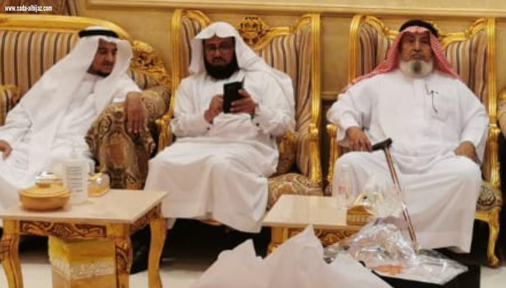 شيخ شمل آل عيسى بني حمد وشيخ الطواهرة آل ناشب يقيمون مأدبة عشاء بمناسبة شفاء الدكتور عبدالرحمن ناشب