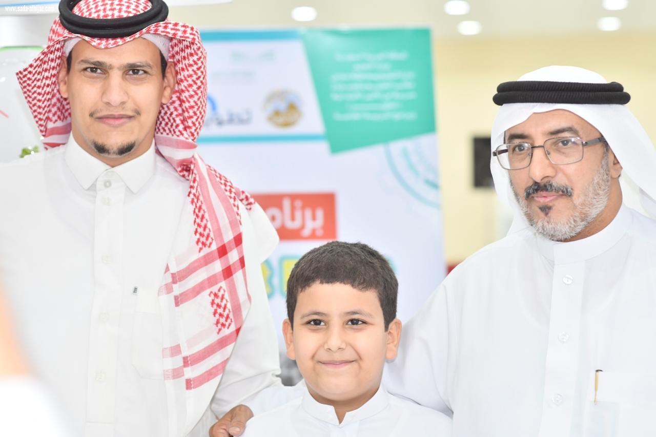 مدير تعليم محايل ووفد من الموهوبين في زيارة لمهرجان التميز والإبداع بالمجاردة