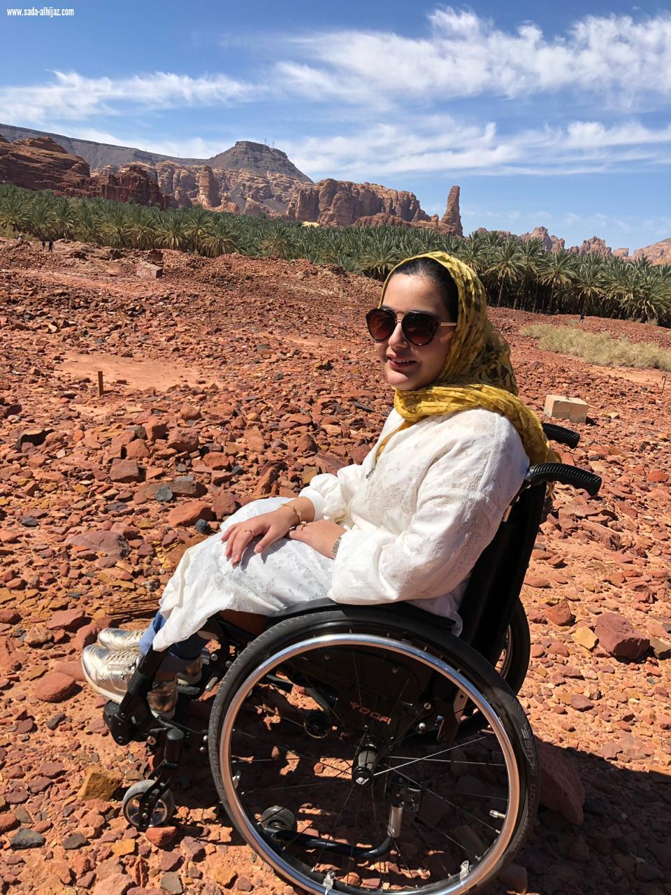 جولات سفيرة الأمم المتحدة غلا الخالدي على معالم العلا ومنتجع برزان للنحات وليد الطويلعي