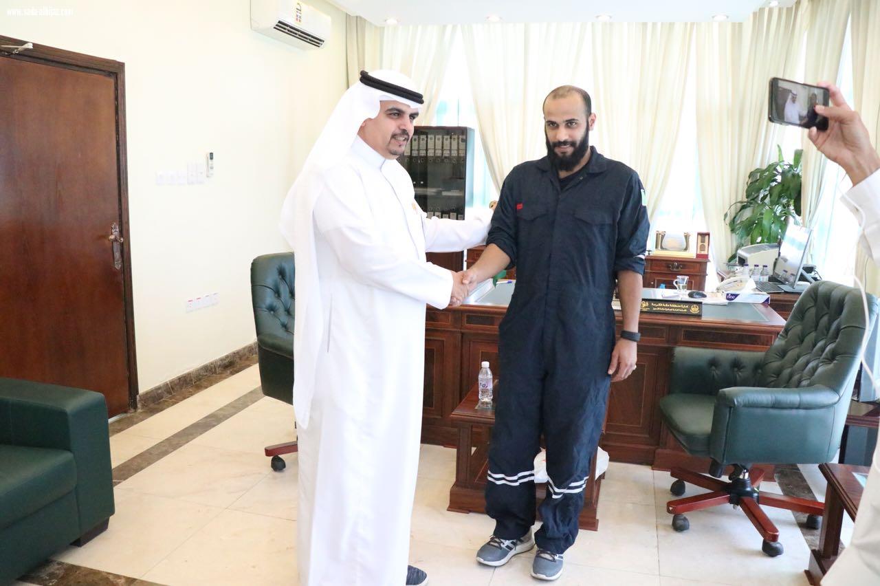 الصبحي يسعى  لرسم جداريات في شوارع وميادين محافظة خليص