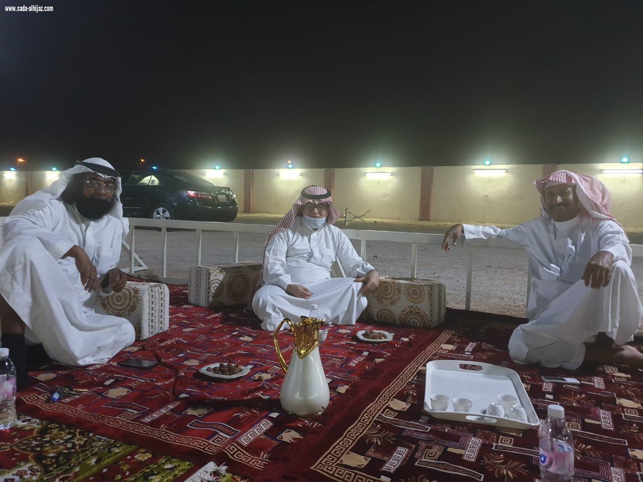 شبكة نادي الصحافة تعقد لقاءات إعلامية لكن باحتراز في استراحة الشيخ حامد المجنوني