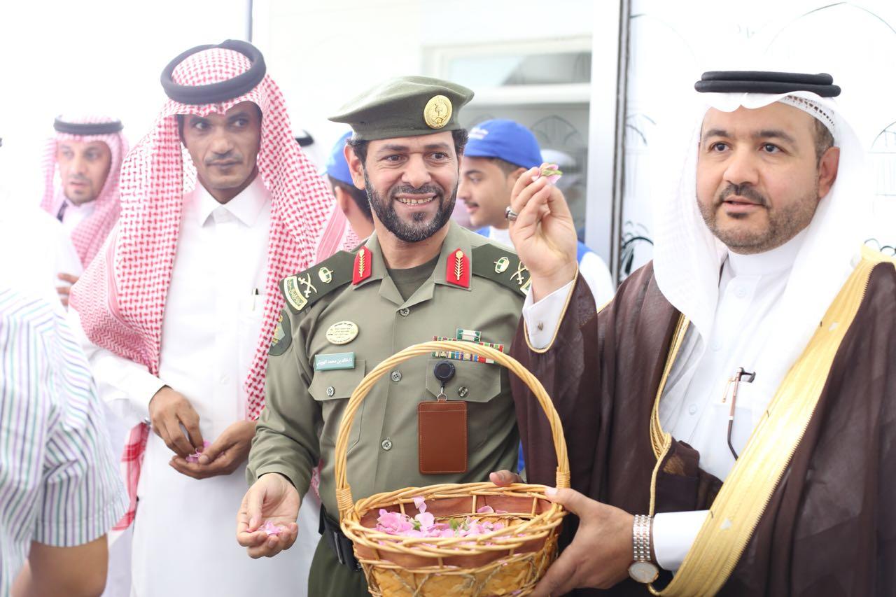 جوازات مطار الأمير محمد بن عبدالعزيز الدولي  تستقبل اليوم أولى رحلات حجاج بيت الله ضمن مبادرة (طريق مكة) .. 