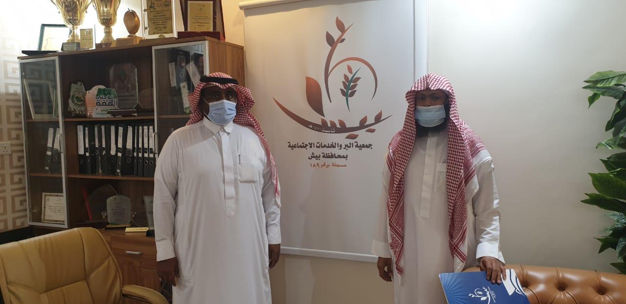 أمين عام الجمعية الخيرية بجازان يزور جمعية البر ببيش ويتلمس الاحتياجات للأسر بالجمعية 