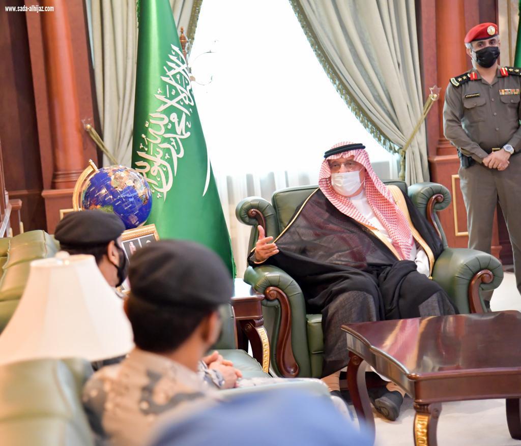 سمو أمير جازان يطلع على الخدمات الإلكترونية المقدمة لمستفيدي حرس الحدود بالمنطقة ..