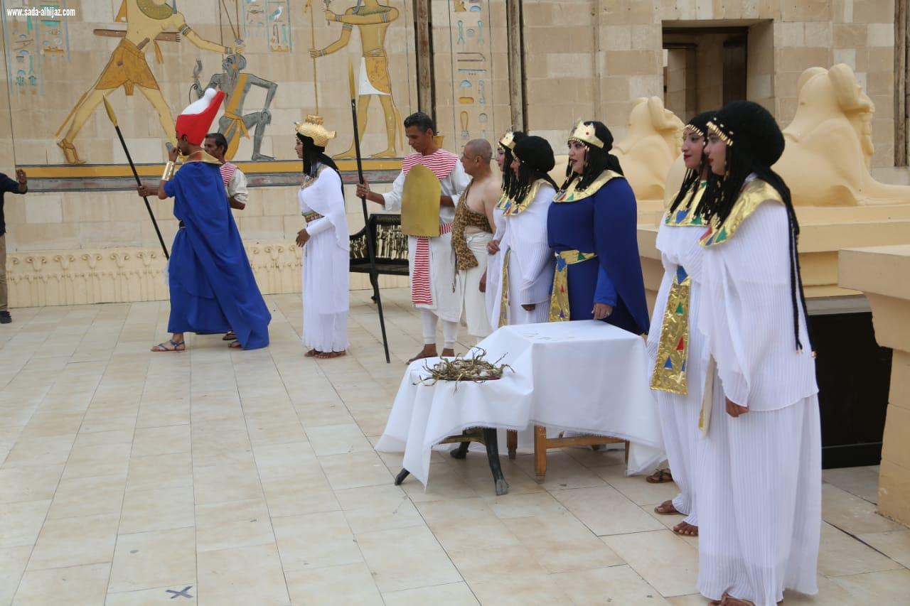 عرض مسرحي مبهر بالقرية الفرعونية احتفالا بأعياد الربيع 