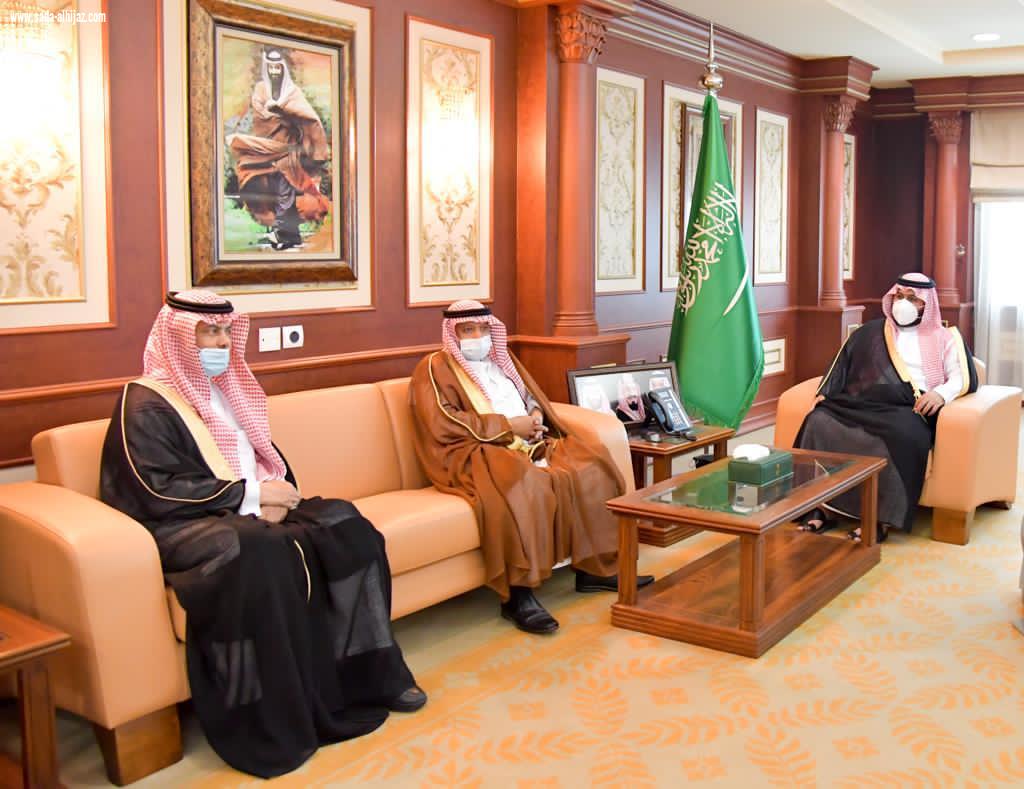 سمو نائب أمير منطقة جازان يستقبل محافظ ومشايخ العيدابي