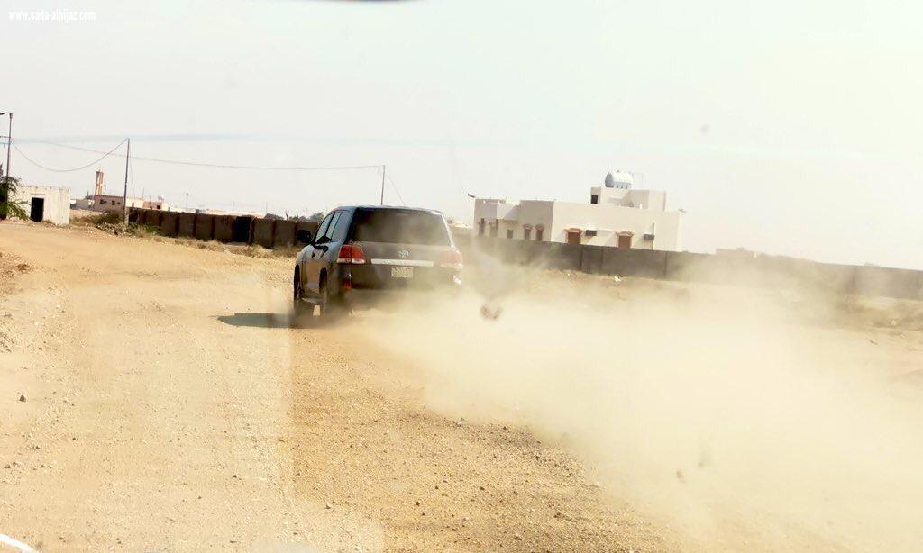 جولة ميدانية لمحافظ الدرب للوقوف على مشاريع الطرق المتعثرة