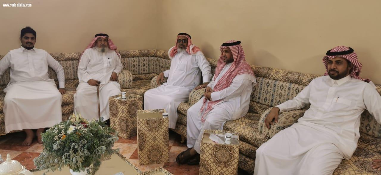 شيخ شمل آل عيسى بني حمد وشيخ الطواهرة آل ناشب يقومون بزيارة شيخ شمل آل مشهور بعد عودته من الرياض