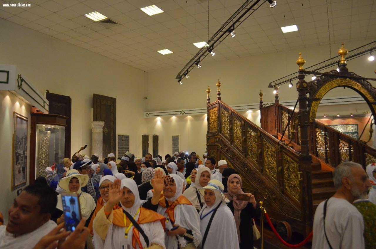 رئيس بعثة الجزائر يثني على الخدمات