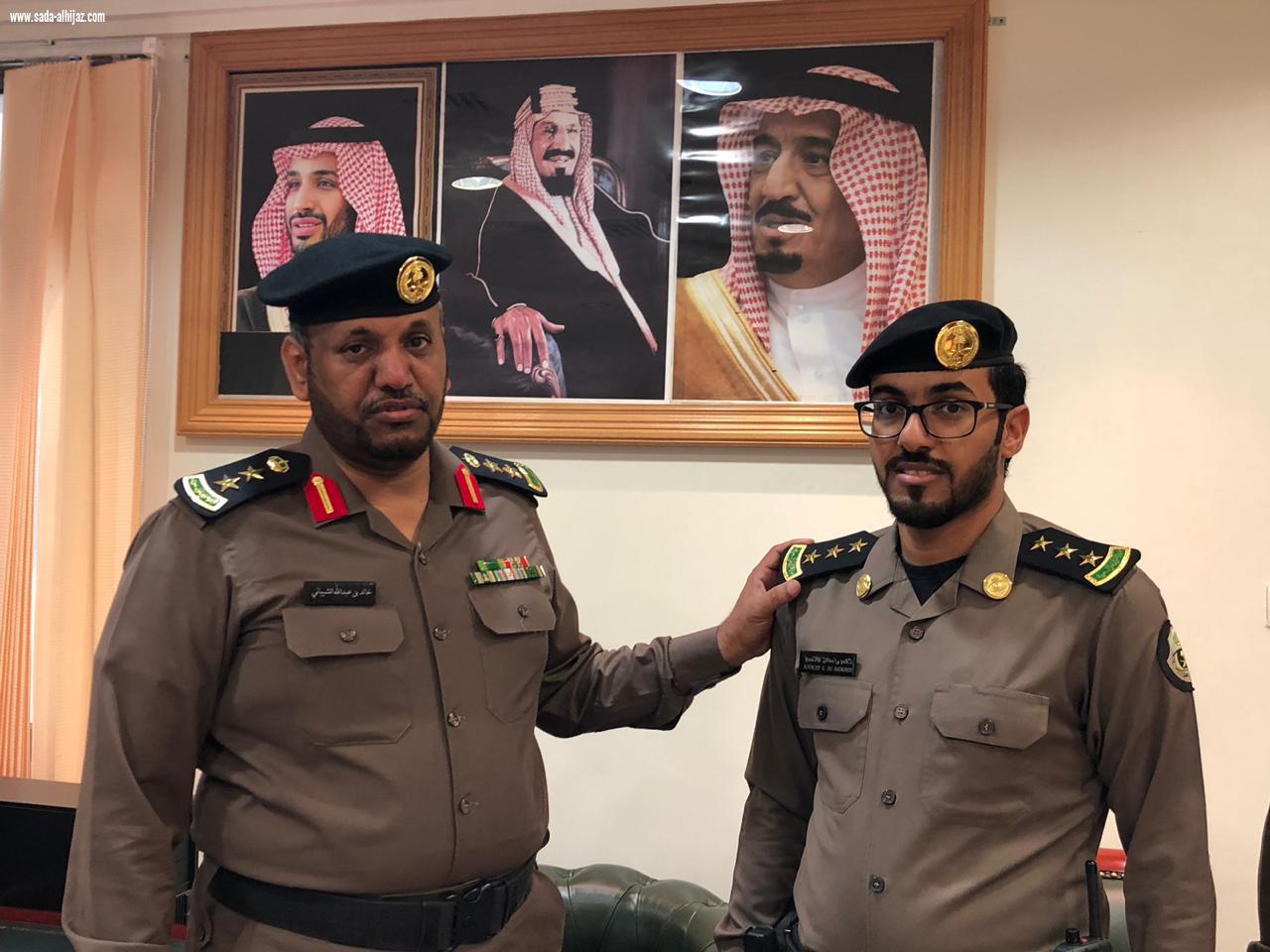 العقيد الشيباني يُقلِّد خالد الأحمدي رتبته الجديدة