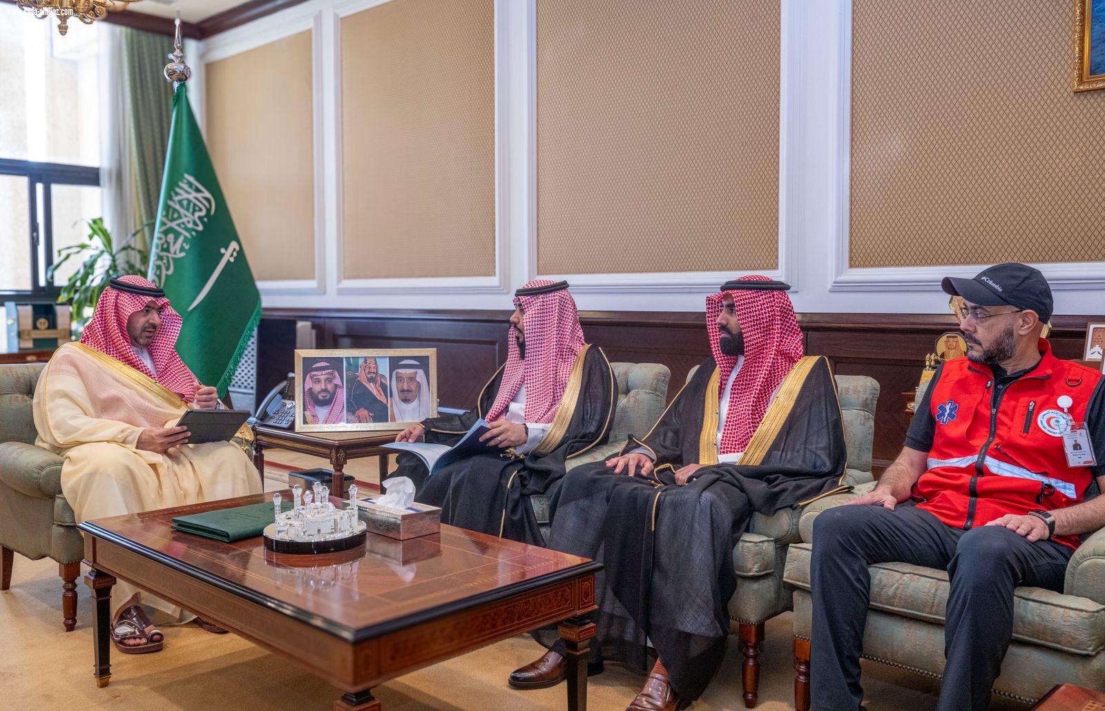 نائب أمير تبوك يطلع على التقرير السنوي لفرع هيئة الهلال الأحمر بالمنطقة  