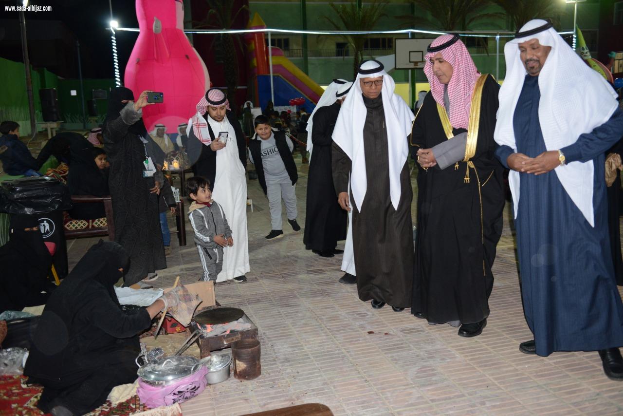 محافظ العلا يفتتح فعاليات أندية مدارس الحي لمهرجان الفوانيس ومهرجان الطفولة والمرح 