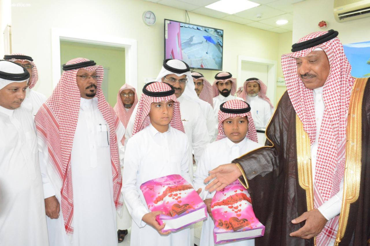 بحضور مدير صحة جازان الدكتور النجمي محافظ صامطة يدشن مشروع تطوير بيئة العمل بالقطاع الجنوبي