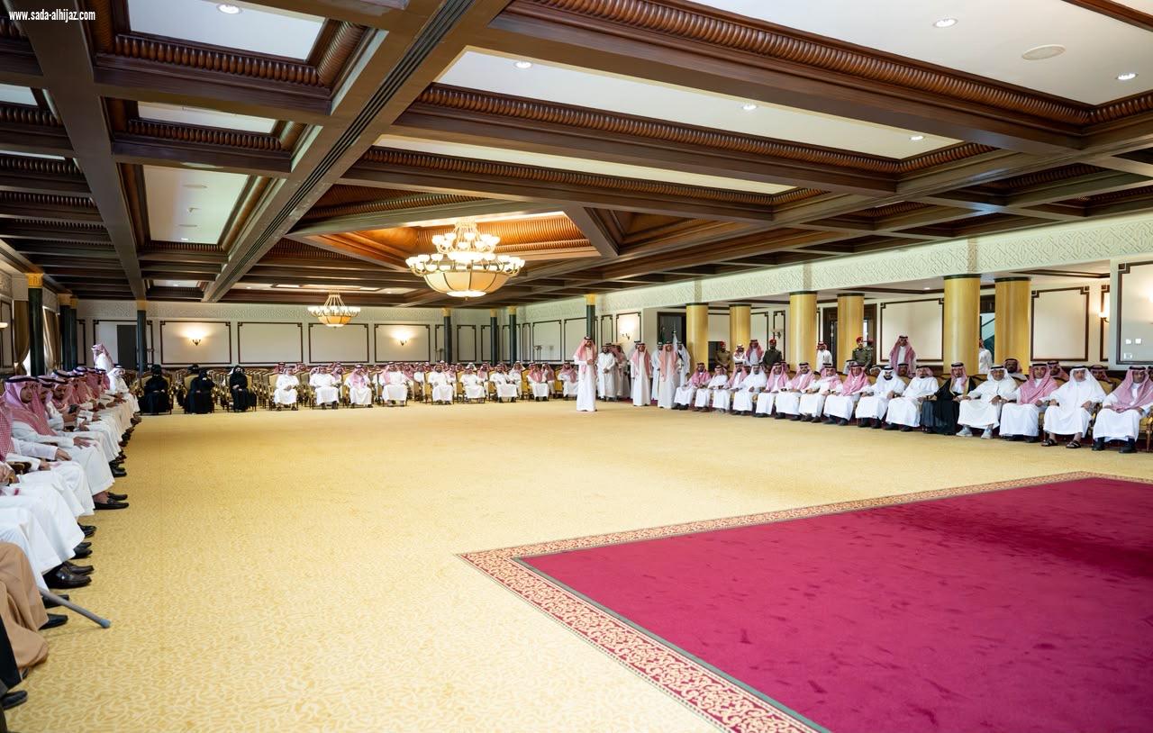 أمير منطقة تبوك يستقبل وكلاء ومنسوبي الإمارة 