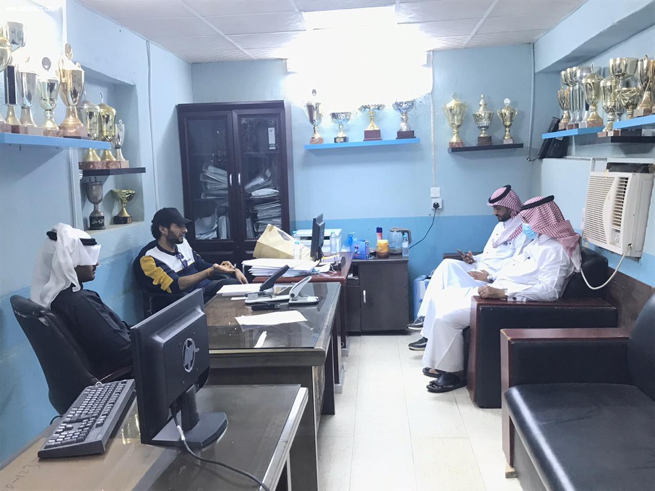 أبناء محافظة أبو عريش يقفون جنبا إلى جنب مع نادي اليرموك