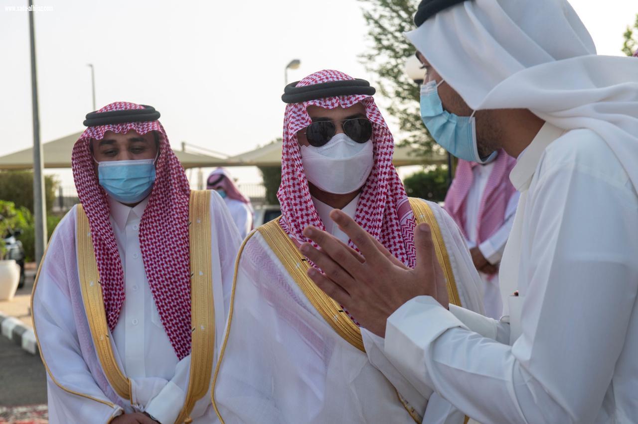 سمو نائب أمير حائل يزور مركز الدكتور ناصر الرشيد لرعاية الأيتام ويقدم الهدايا لأبناء المركز