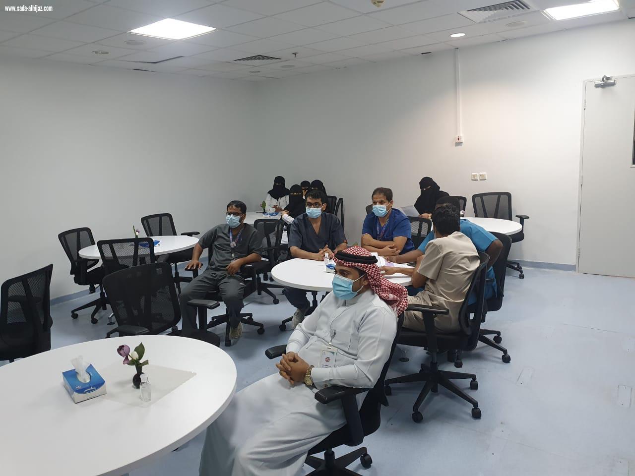 مستشفى الحرث يفعل مبادرة  ساعة آمنة 