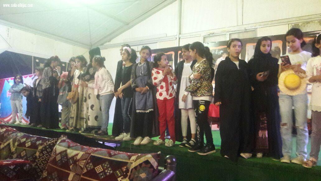 توؤم سعادتنا عبدالله وعبدالرحمن  العنزي يبدعوا في ربيع النوارية ويشكرون اطفال مكة