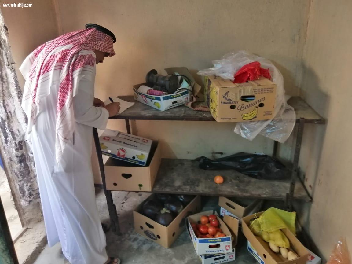 بالتعاون مع الجهات الأمنية بلدية محافظة الطوال تضبط سكن عمالة مخالف يستخدم لإعداد الأطعمة