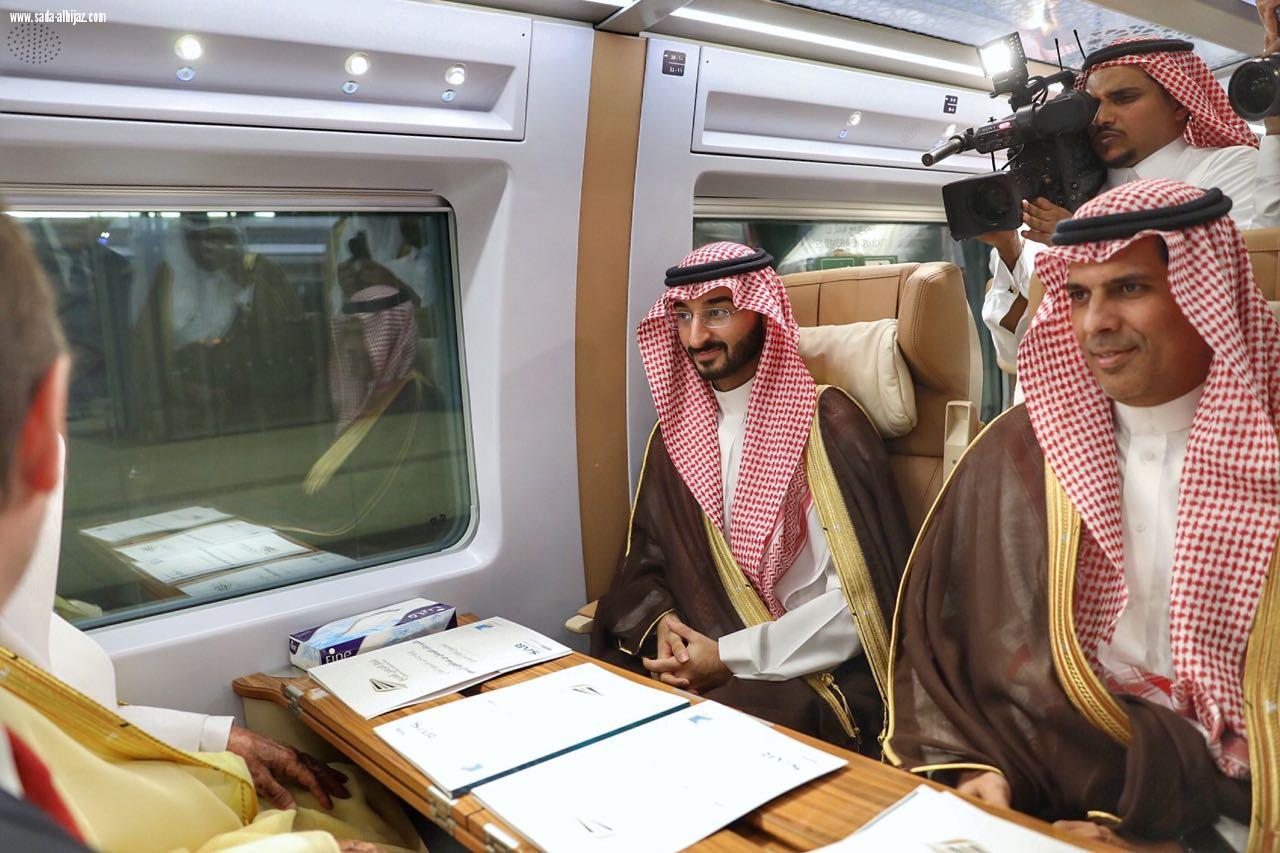 أمير مكة يهنأ خادم الحرمين على ماتحقق من إنجاز في قطار الحرمين الذي سيخدم الحجاج والمعتمرين وسكان الوطن الغالي