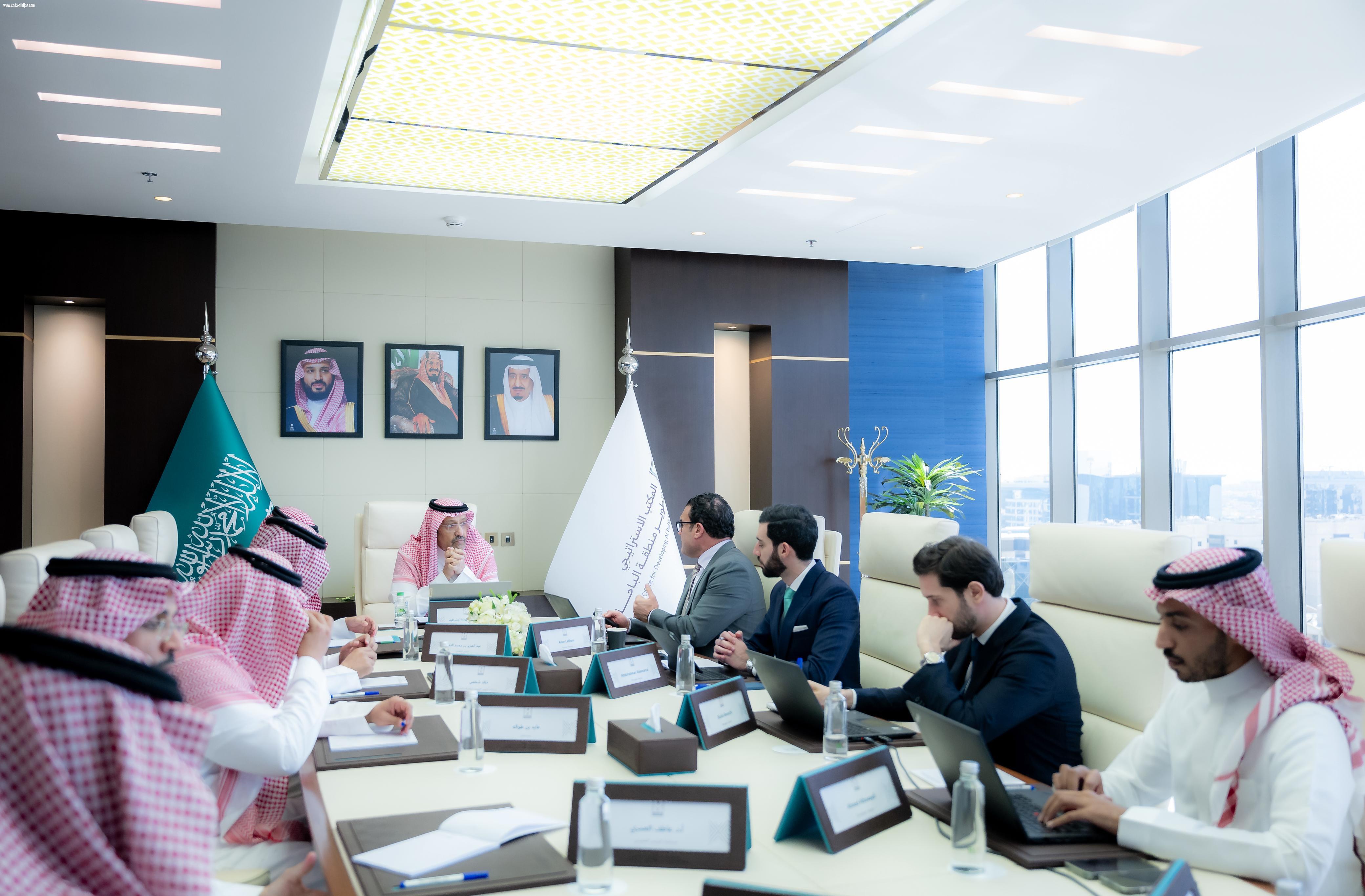 سمو أمير منطقة الباحة يترأس اجتماعًا لمناقشة استراتيجية ترويج وإبراز الممكنات والمسارات السياحية في المنطقة