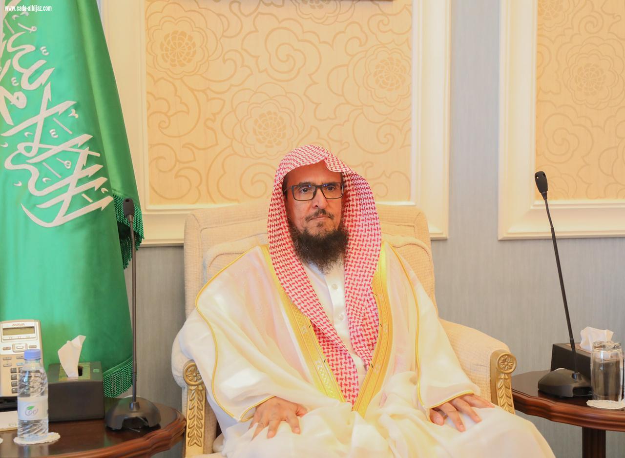 نائب وزير الشئون الاسلاميه: الخيانه في صدر الاسلام لم تكن معروفه الا من المنافقين ومن اعظم الجرم خيانة المسلمين وامامهم. 