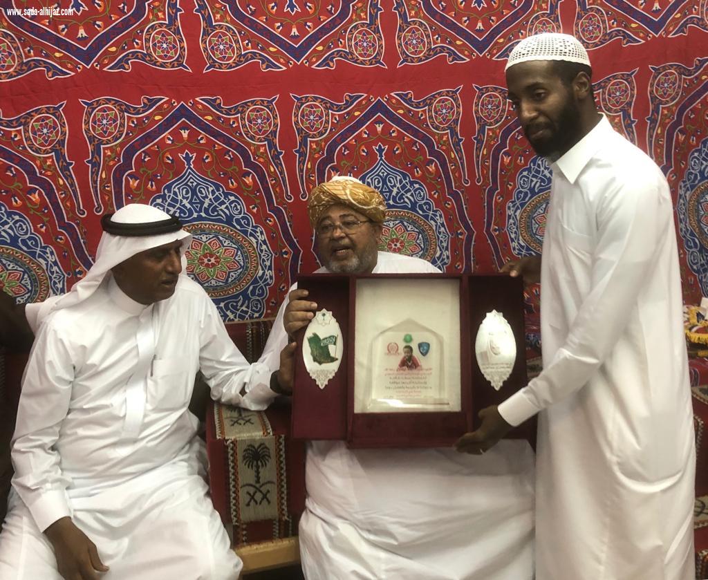 العمدة المعبر يكرم لأعب الوحدة الراحل  أحمد نيفاوي