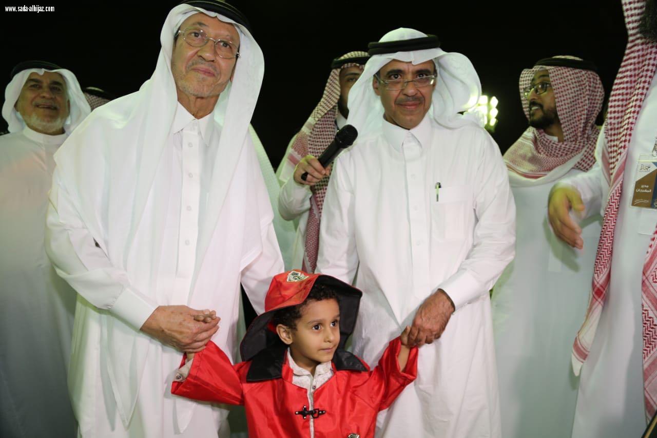 آل طاوي يفتتح مهرجان (جدة تجمعنا)للتسوق والترفيه وسط حضور جماهيري كبير