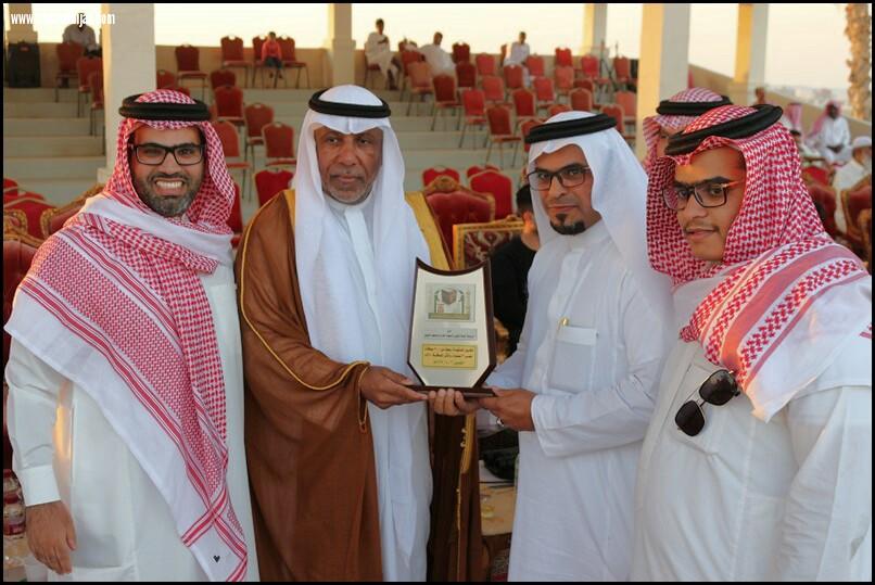 أخزم يهدي اسطبل أبناء صالح الثنيان كأس الرئاسة العامة لشؤون الحرمين المسجد الحرام والمسجد النبوي