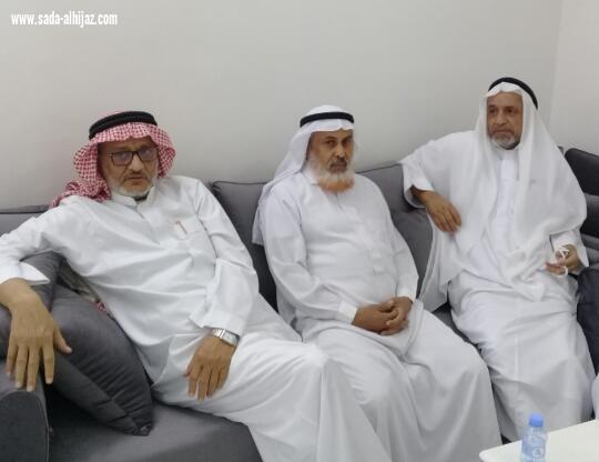 شيخ شمل آل عيسى بني حمد يكرم ابنائه بحضور المشايخ واعيان محافظة الطوال
