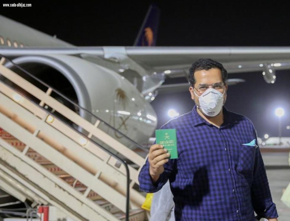 مطار جدة يستقبل عدداً من المواطنين القادمين من القاهرة عبر الخطوط السعودية