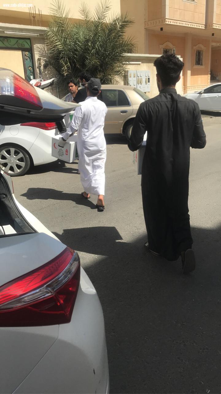 263 سلة غذائية للأسر المتعففة والمتضررين من الحجر المنزلي الذي سببتة جائحة كورونا في مبادرة #عضاد_مكة