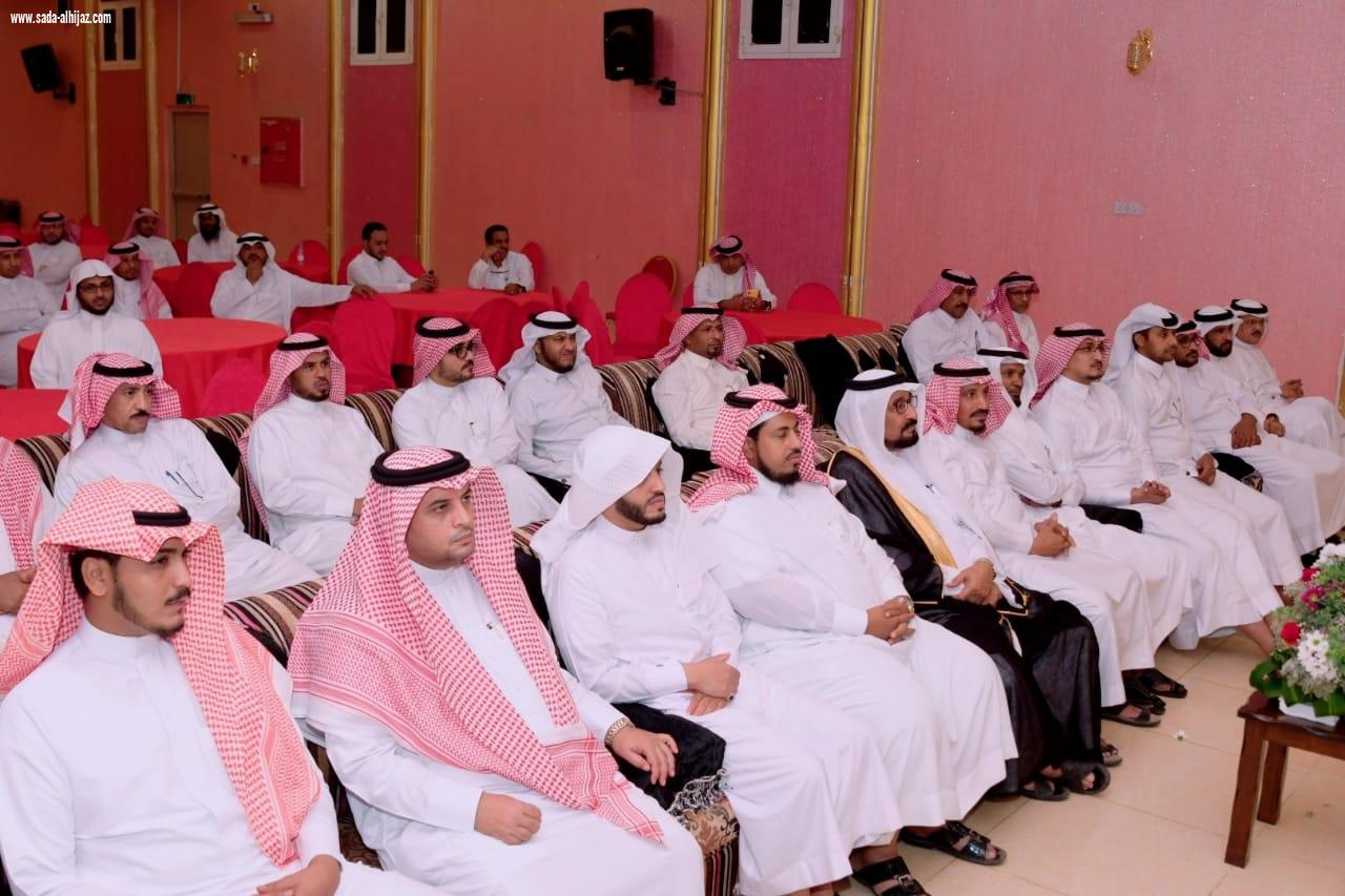 بالصور مدير مكتب تعليم صامطة يرعى حفل تكريم المشرفين التربويين والمرشدين الطلابيين المتقاعدين