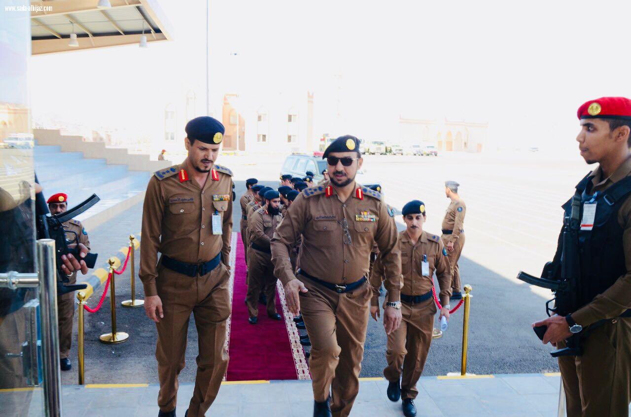 العميد عبد الرحمن الحربي يرعى حفل تخريج طلبة الدورة التأهيلية للفرد الأساسي بالمدينة المنورة. 