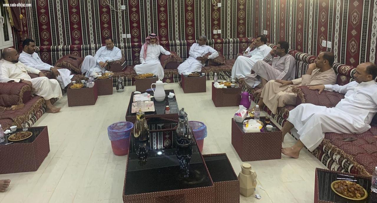 اجتماع المجلس الشرفي لفريق  تحفيظ الطوال الرياضي