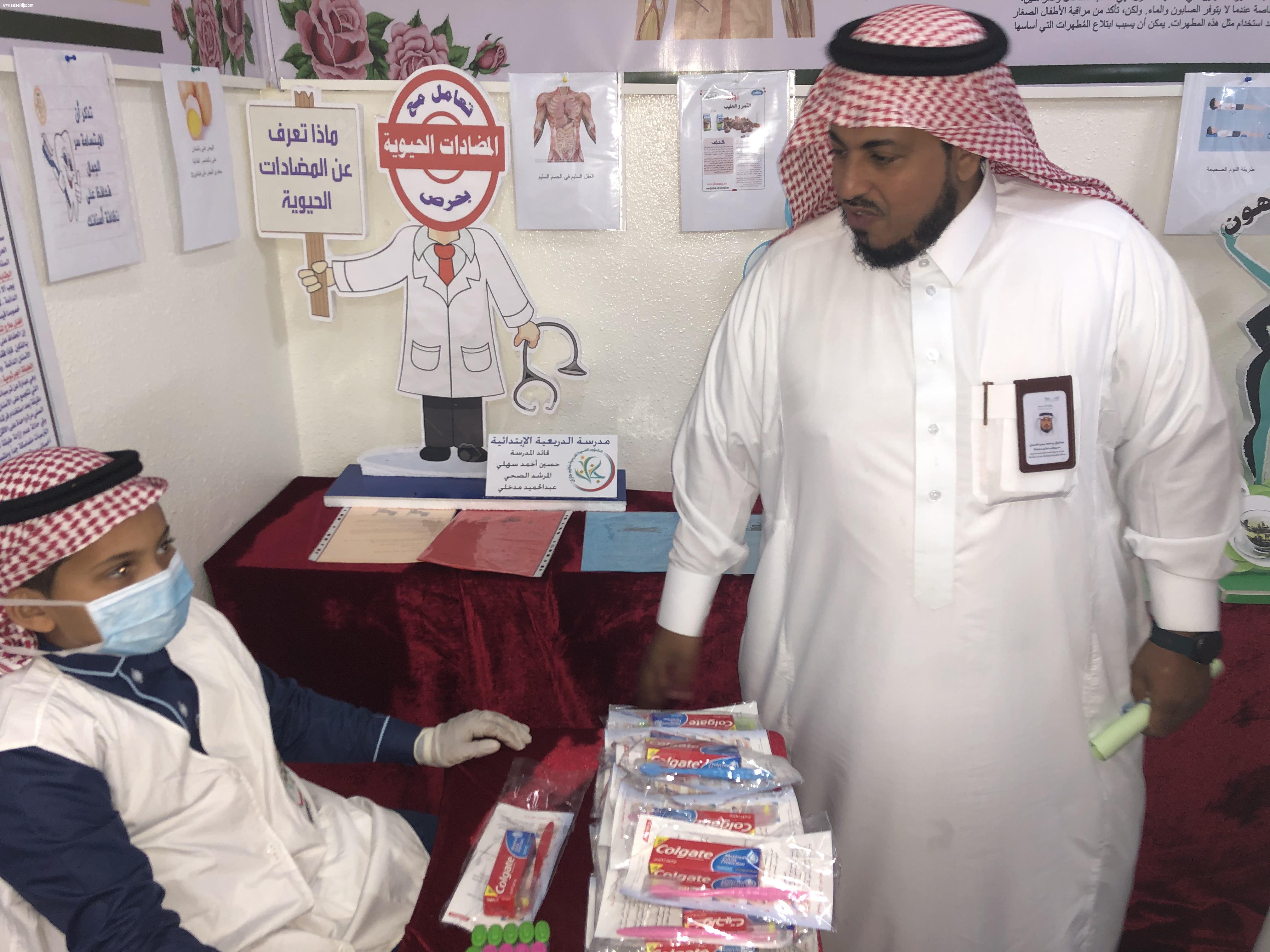 أنشئت بجهود ذاتية لتقديم الخدمات الصحية والتثقيفية والتوعوية للطلاب مدير مكتب تعليم صامطة يدشن العيادة المدرسية بابتدائية الدريعية