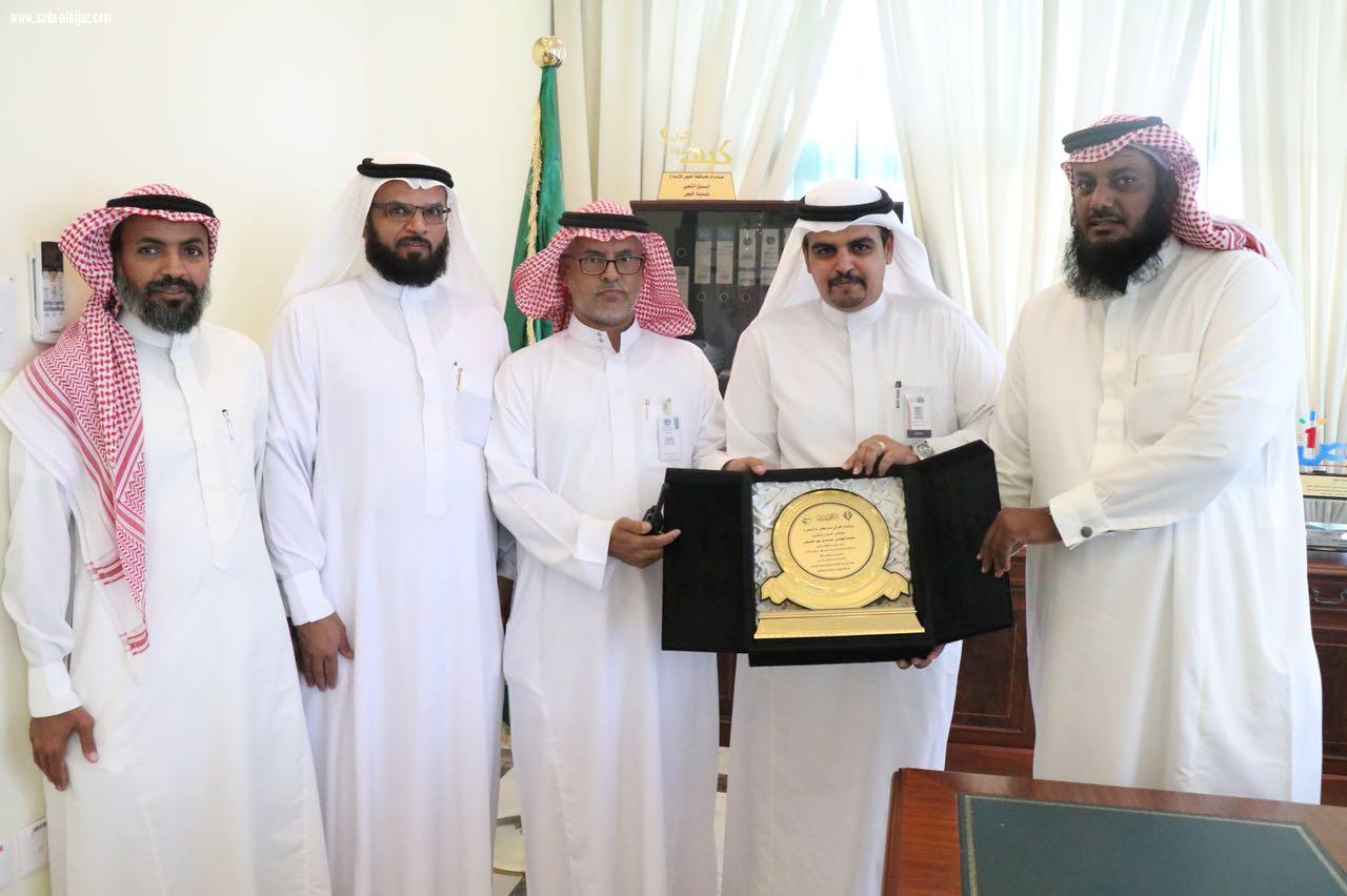 اهالي مركز ام الجرم يكرمون بلدية خليص