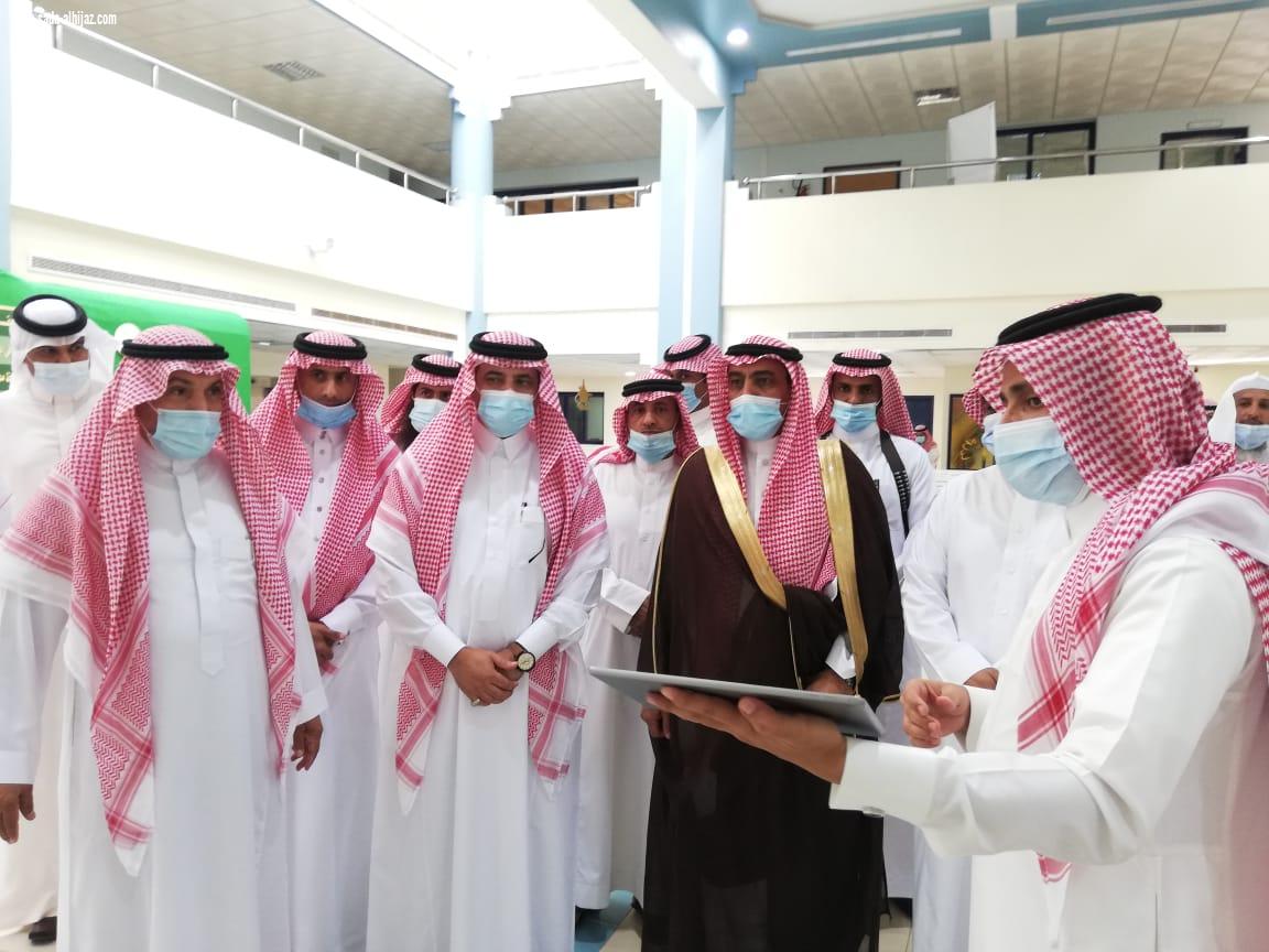  محافظ الحجرة  يفتتح معرض الذكرى السادسة للبيعة لذوي الإعاقة بمدرسة ابن رشد 