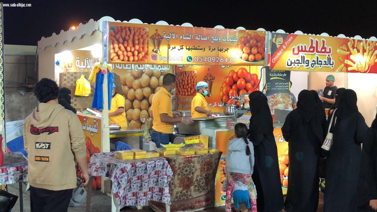 7 آلاف زائر لمهرجان ربيع النوارية 3 يوم الجمعة و نجوم قناة المجد الفضائية يشعللون المسرح بالأناشيد والمسابقات والجوائز