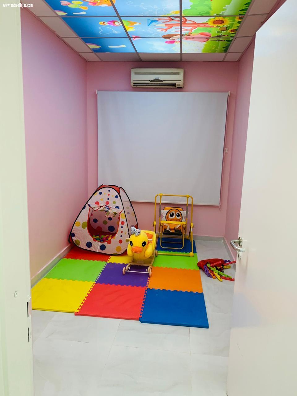 بحضور مدير صحة جازان الدكتور النجمي محافظ صامطة يدشن مشروع تطوير بيئة العمل بالقطاع الجنوبي