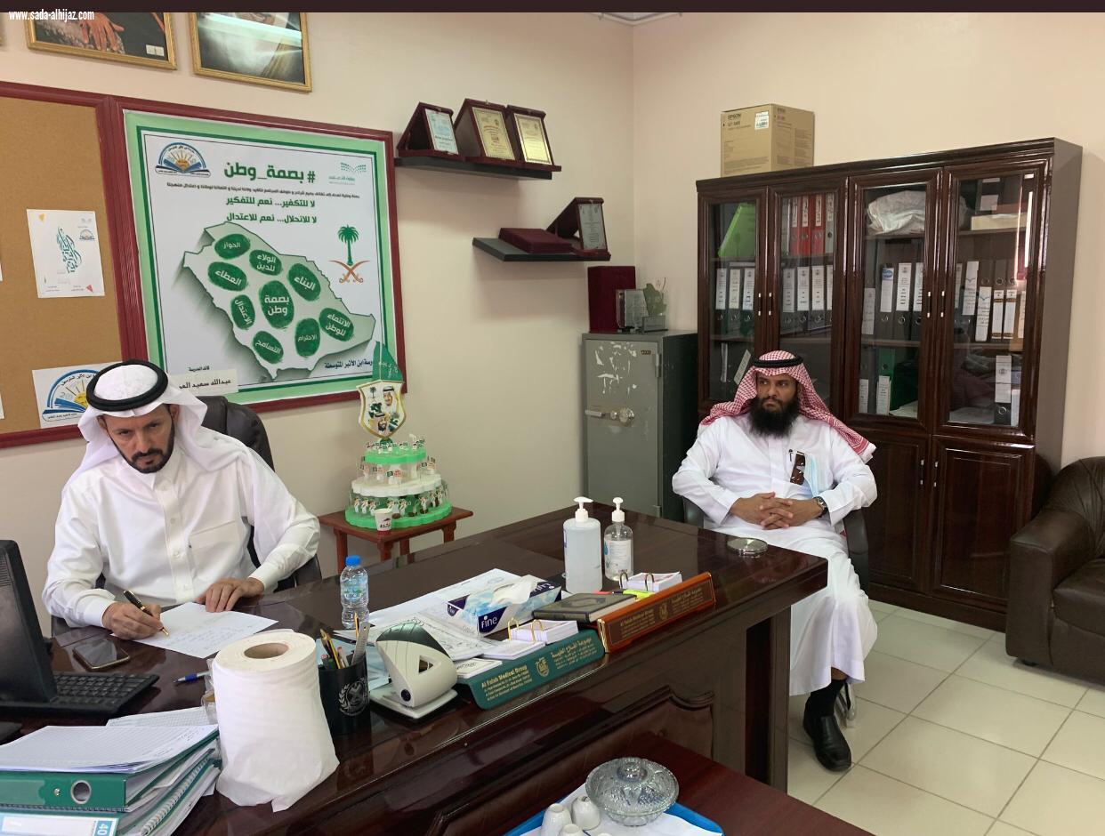 عبر برنامج التيمز  مدرسة  أبن الأثير المتوسطة  تعقد مجلس الأباء