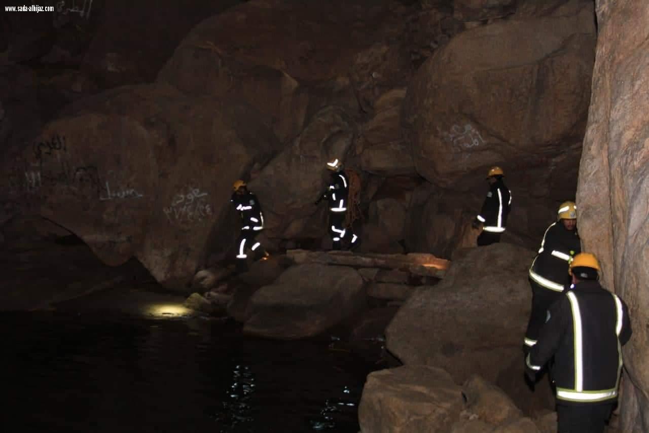 فرق الانقاذ بمدني العاصمة المقدسة تنقذ خمس مواطنين احتجزو في الخرار