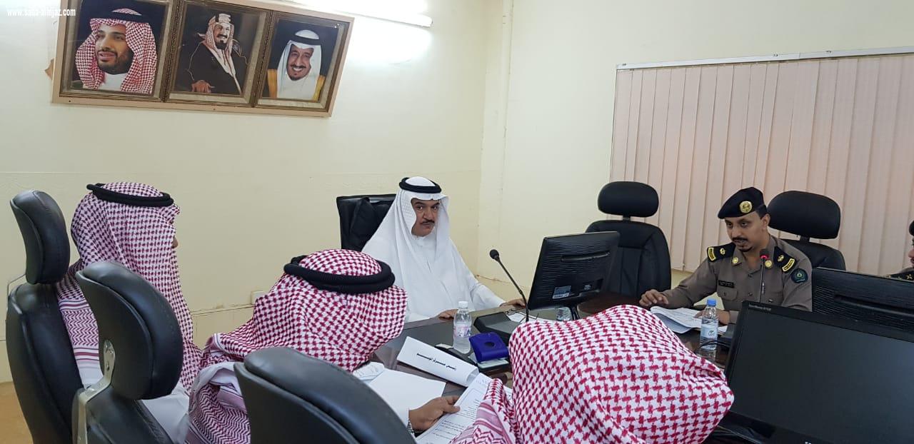 محافظ محافظة الطوال يرأس اللجنة الفرعية للدفاع المدني